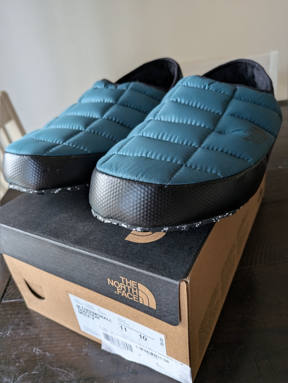The North Face M Thermoball Traction Mule V Space/Black - Picture 2 of 6